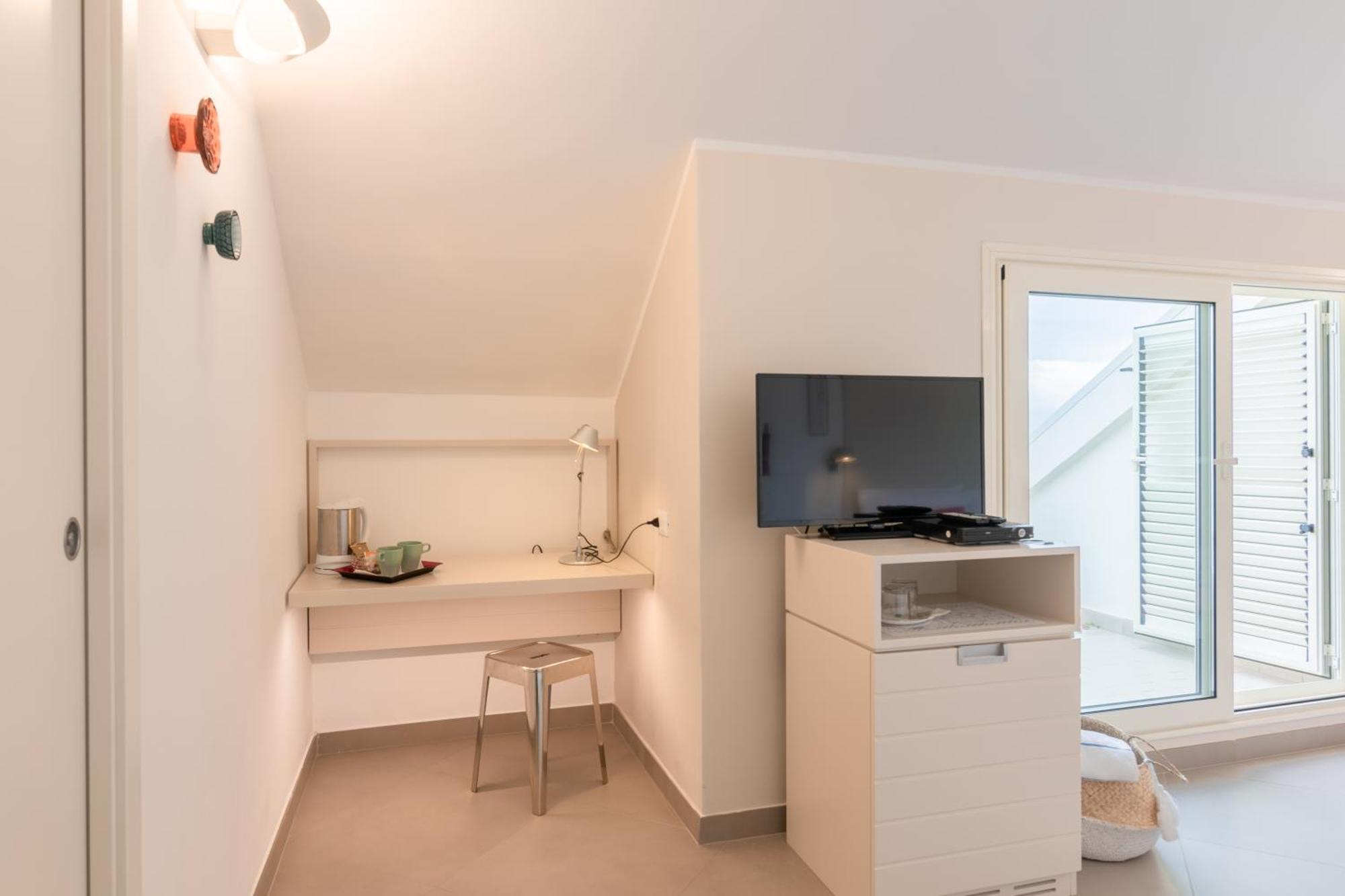 Albergo Punta De L'Est فرانكافيلا أل ماري المظهر الخارجي الصورة