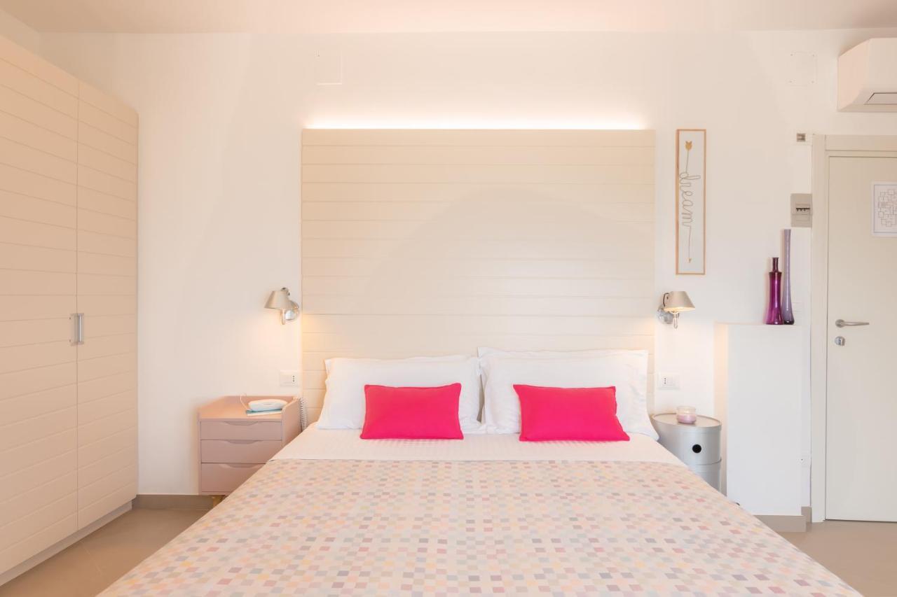 Albergo Punta De L'Est فرانكافيلا أل ماري المظهر الخارجي الصورة