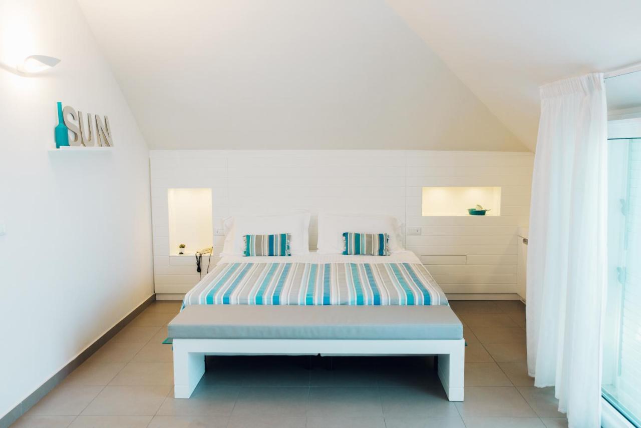 Albergo Punta De L'Est فرانكافيلا أل ماري المظهر الخارجي الصورة